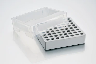 艾本德儲存盒 8 × 8, 可放置 64  個(gè)試管， 1  –  2  mL，3  件，高 53  mm，2  英寸，聚丙烯材料，可耐受最低 -86  °C，可高溫高壓滅菌，帶蓋子并具有數(shù)字字母標(biāo)識